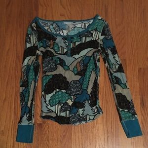 Delia*s tree thermal top blue brown white green